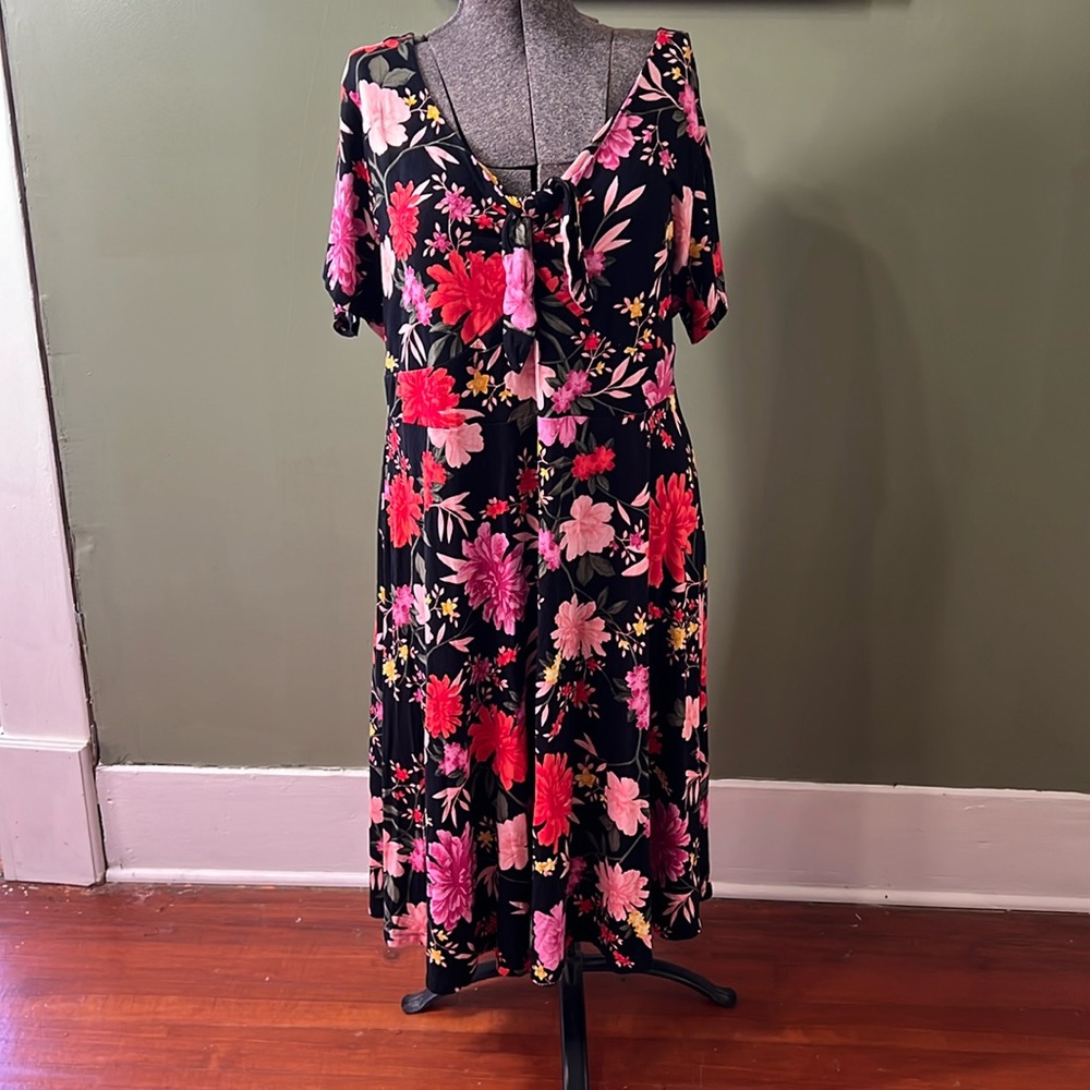 Old Navy black and floral print stretch dress